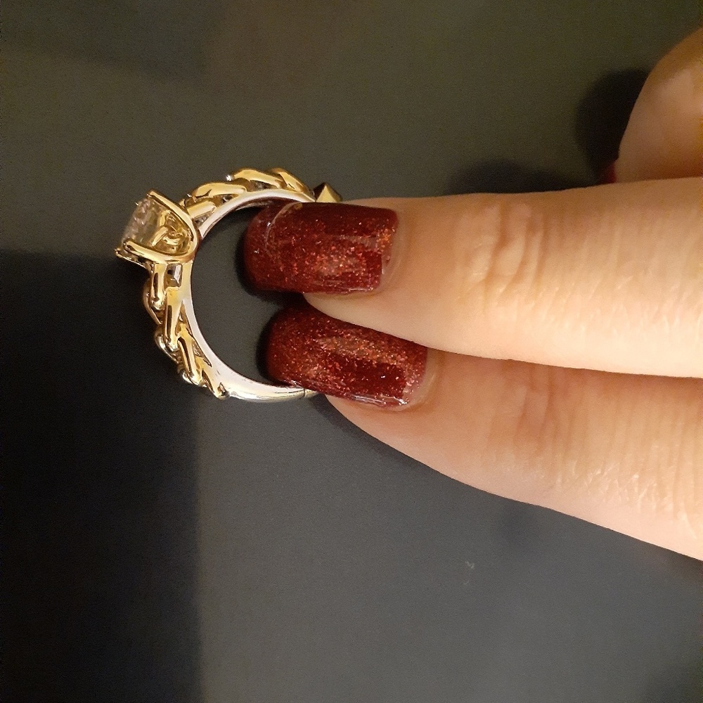 Moissanite ring - Picture 2 of 4